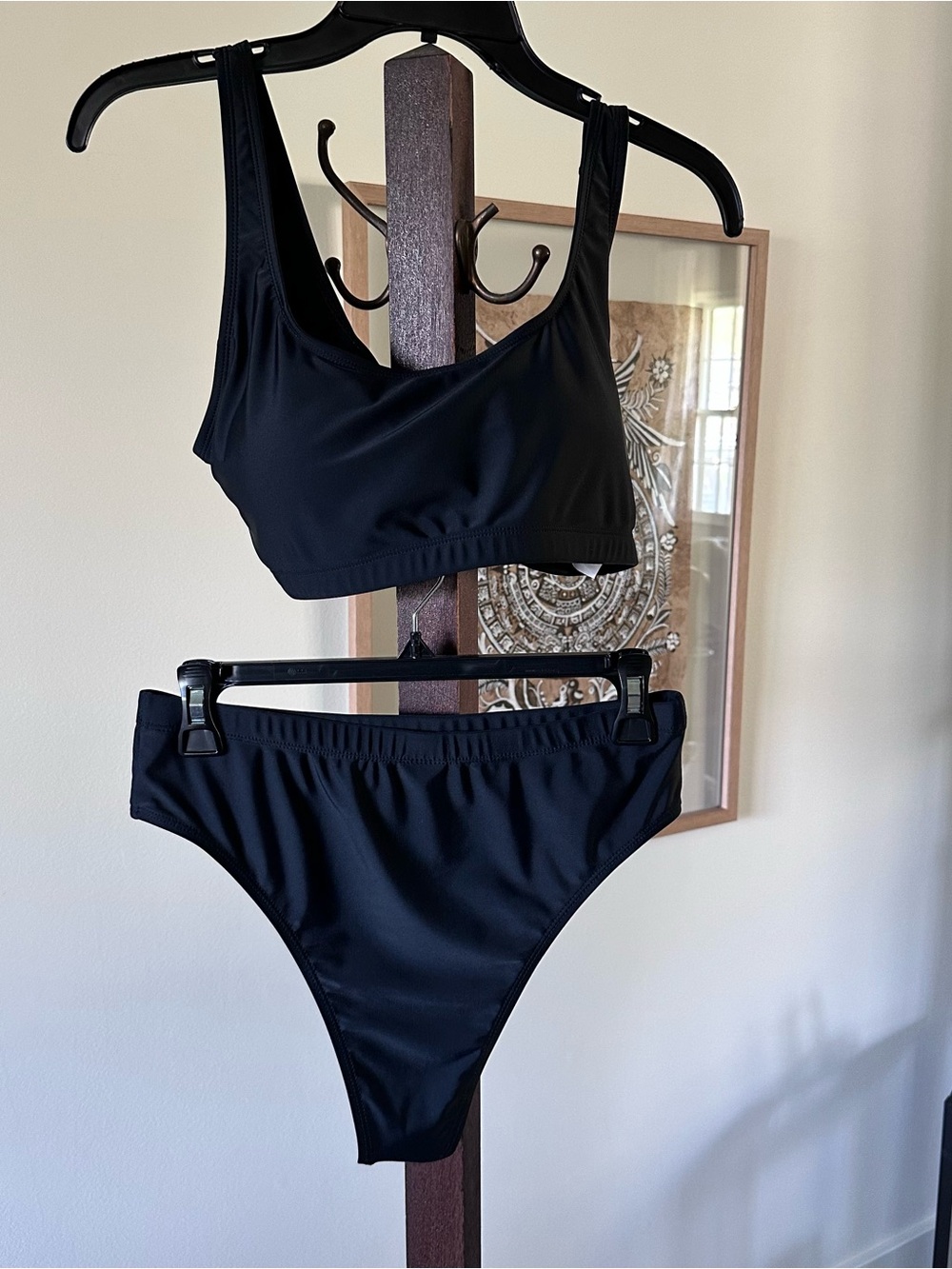 Black Two-Piece Bikini Set - Sporty Scoop Top & High-Cut Bottoms